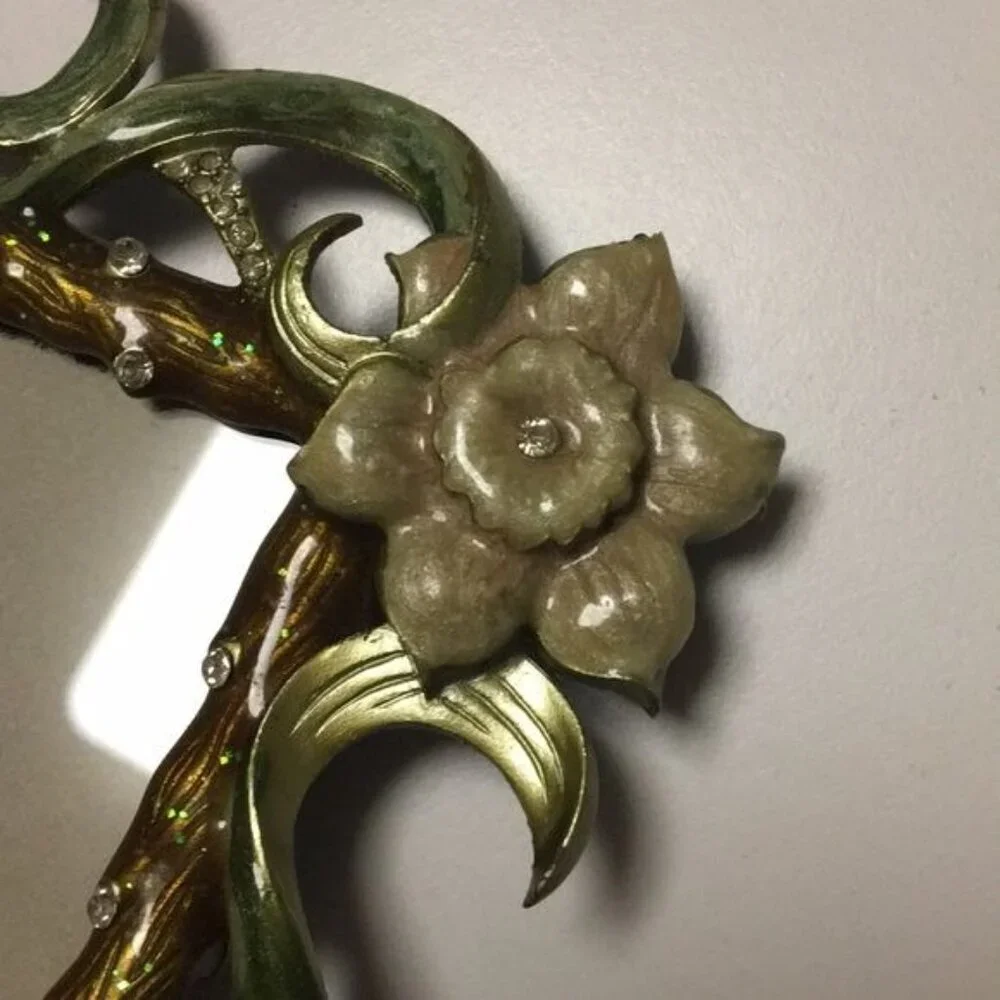 Vintage-Inspired Floral Resin Picture Frame With Rhinestone Accents